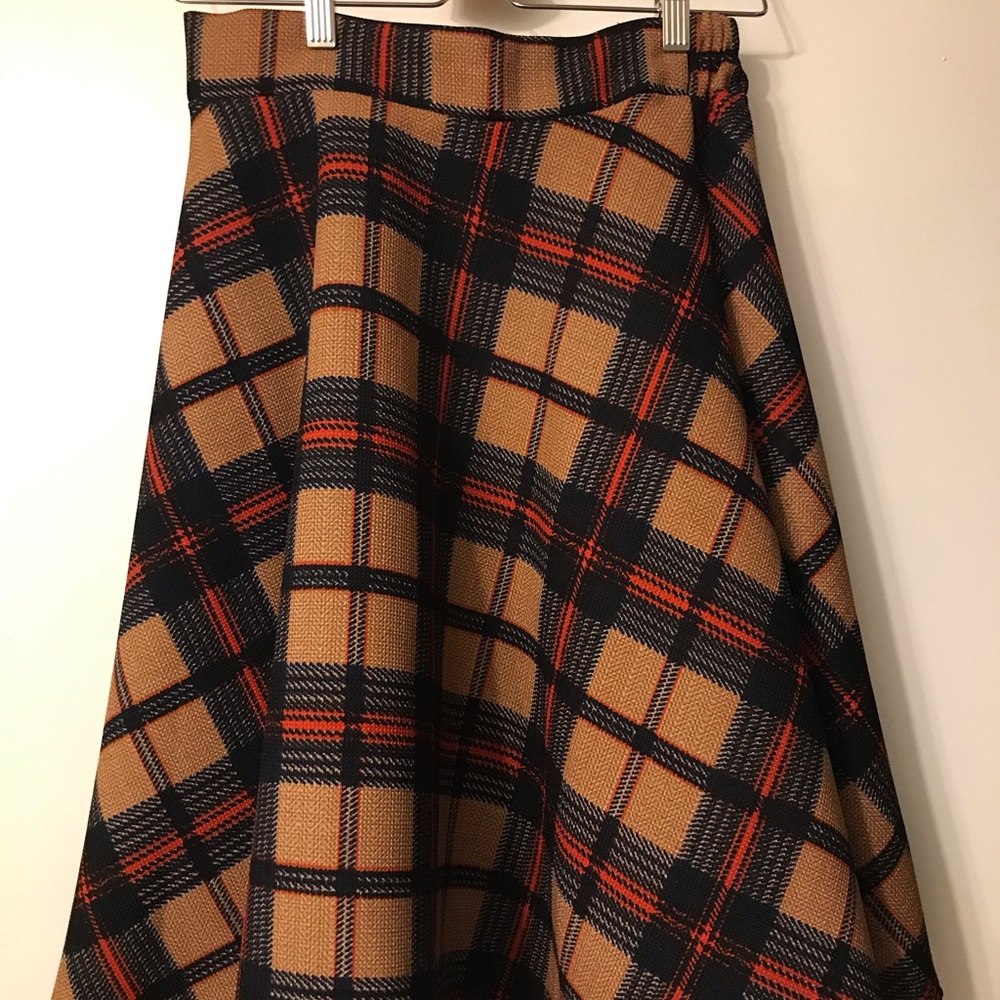 Plaid autumn flare skirt